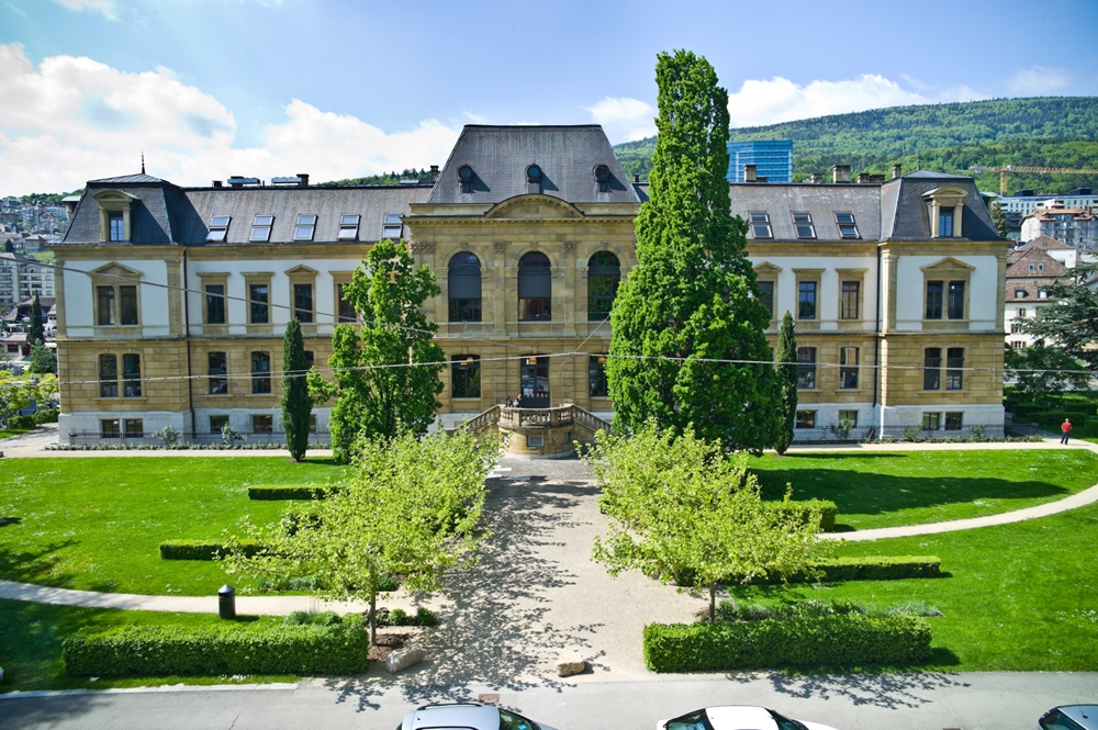Universität Neuenburg UNINE, Hauptgebäude