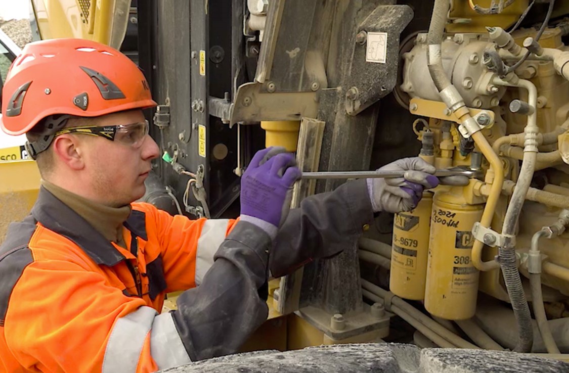 Baumaschinenmechaniker/in EFZ – Film mit Porträt eines Lernenden