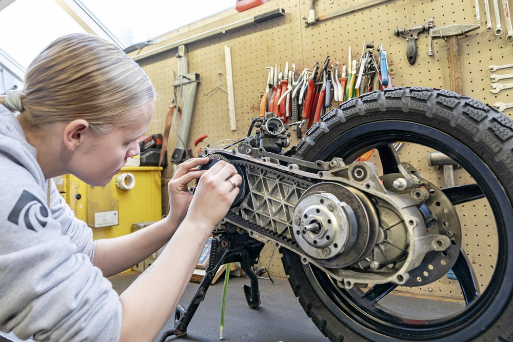 Reparaturen an Motor und Getriebe