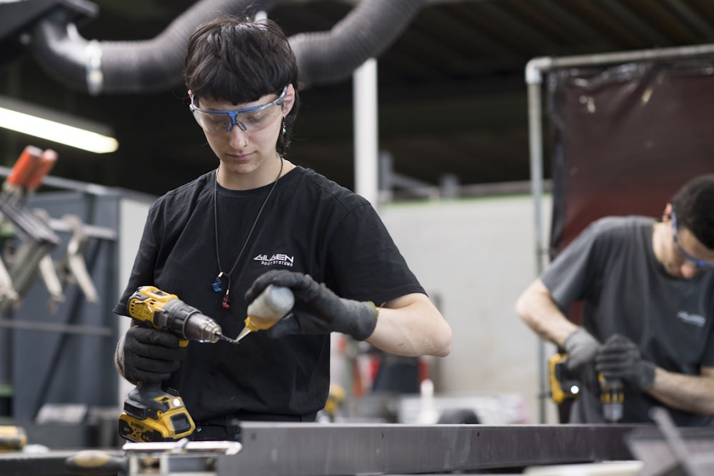 CNC-Maschinen bedienen