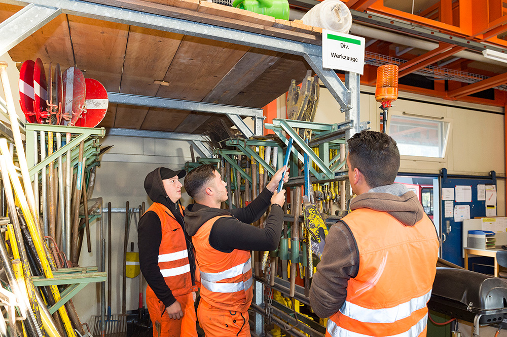 Material vorbereiten und warten