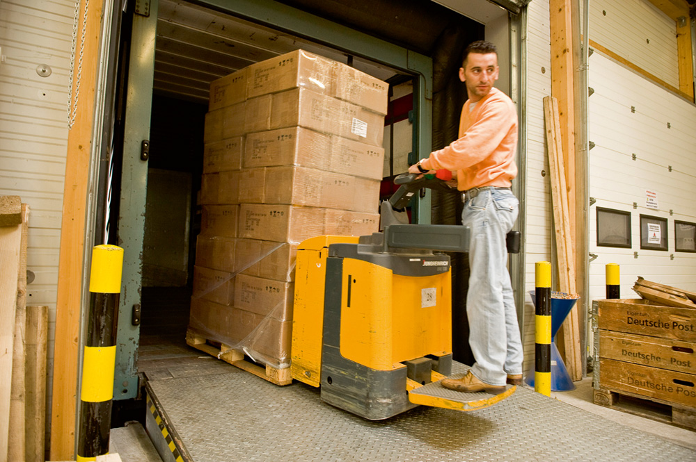 Güter verpacken und verladen