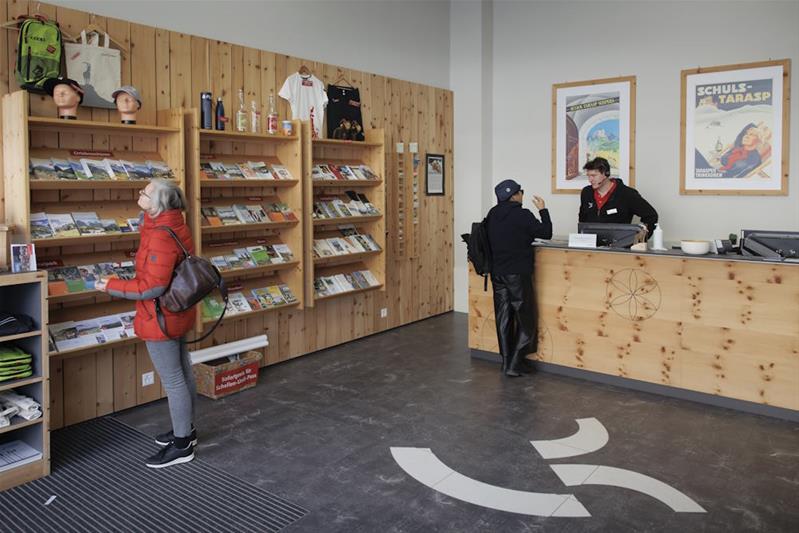 Infodesk eines Tourismusbüros