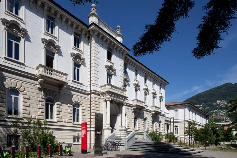 Hauptgebäude Universität der italienischen Schweiz